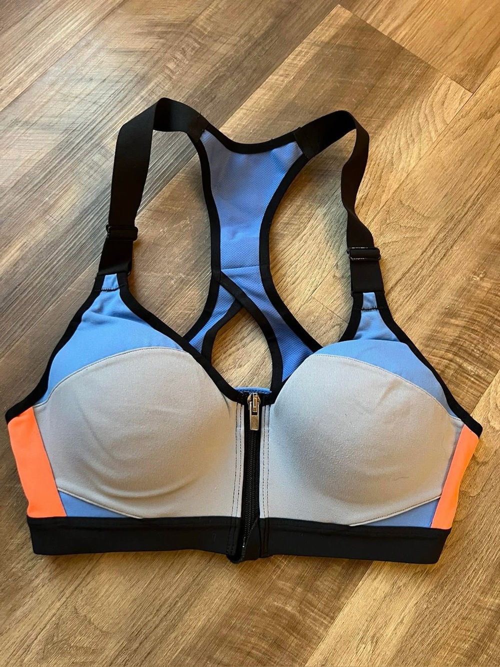 Victoria’s Secret Sport Front Zip Racerback Sports Bra 34A